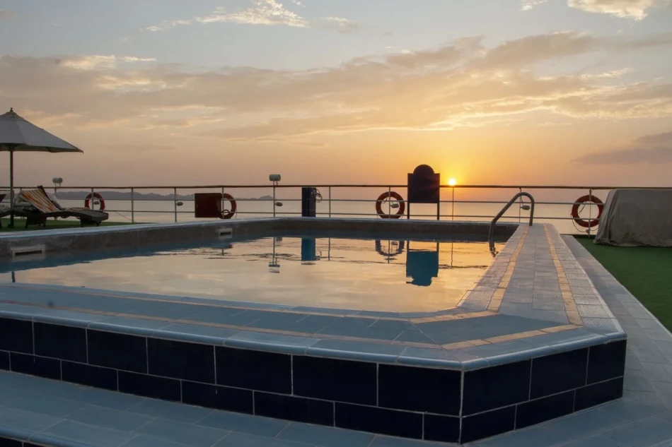 MS Nubian Sea Lake Nasser Pool
