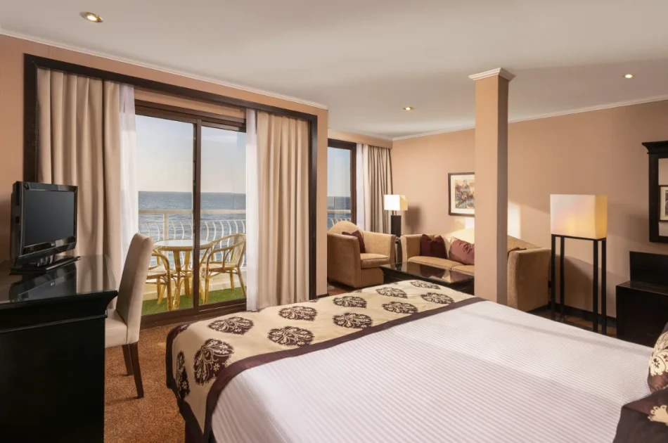 Steigenberger Omar El Khayam Lake Nasser Cruise Suite